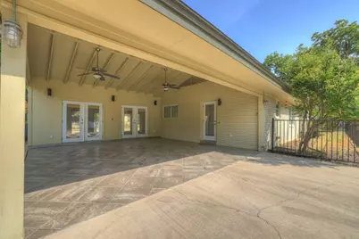 911 Mulberry Avenue, New Braunfels, TX 78130 - Photo 13