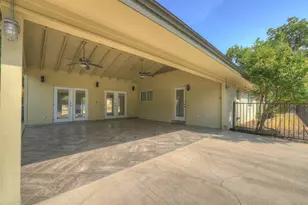911 Mulberry Ave, New Braunfels, TX 78130 - Photo 13