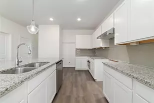 919 Golden Willow Ln, Conroe, TX 77304 - Photo 9