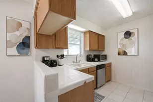 2415 Heather St, Highlands, TX 77562 - Photo 7