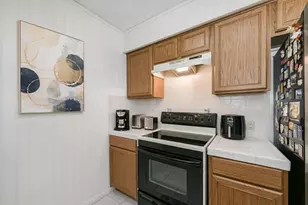 2415 Heather St, Highlands, TX 77562 - Photo 9