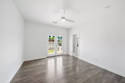 11110 Sherwood Forest Glen Drive, Houston, TX 77043 - Photo 21