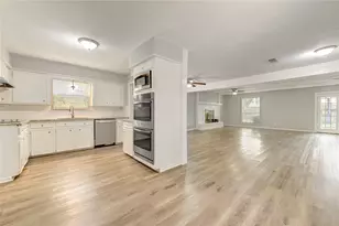 2537 N 21st Ave N, Texas City, TX 77590 - Photo 9