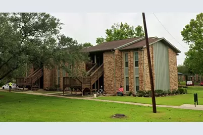 1741 E Henderson, Angleton, TX 77515 - Photo 5