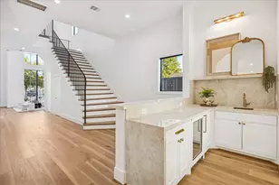 1590 Sue Barnett Dr, Houston, TX 77018 - Photo 9