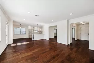 10219 Barwood Dr, Houston, TX 77043 - Photo 11