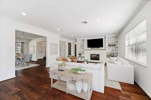 10219 Barwood Dr, Houston, TX 77043 - Photo 13