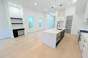 833 W 25th St, Houston, TX 77008 - Photo 11