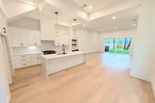 833 W 25th St, Houston, TX 77008 - Photo 11