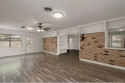 1819 Avenue Q, Huntsville, TX 77340 - Photo 15