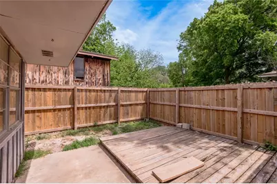 1819 Avenue Q, Huntsville, TX 77340 - Photo 33