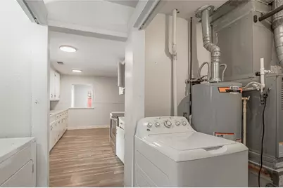 1819 Avenue Q, Huntsville, TX 77340 - Photo 7