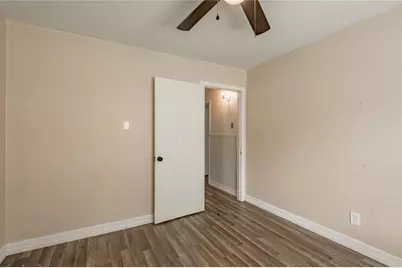 1819 Avenue Q, Huntsville, TX 77340 - Photo 25