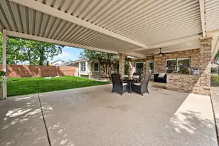 302 River Oaks Dr, Baytown, TX 77523 - Photo 27