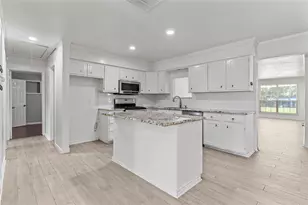 10906 Keese Dr, Houston, TX 77089 - Photo 9