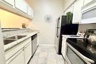 8055 Cambridge St, Houston, TX 77054 - Photo 1