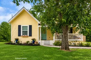 1105 E Alamo, Brenham, TX 77833 - Photo 1