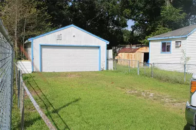 4402 3rd Street, Bacliff, TX 77518 - Photo 3