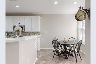 118 W Hobbit Glen Drive, The Woodlands, TX 77384 - Photo 13