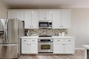 118 W Hobbit Glen Dr, The Woodlands, TX 77384 - Photo 11