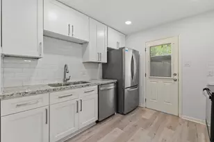 12907 Trail Hollow Dr, Houston, TX 77079 - Photo 15