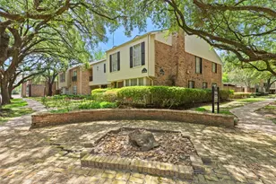 12907 Trail Hollow Dr, Houston, TX 77079 - Photo 3