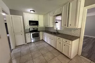 311 Alta Vista Dr, Pasadena, TX 77502 - Photo 3