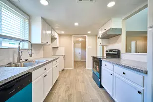 7214 Westbranch Dr, Houston, TX 77072 - Photo 9