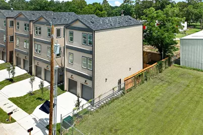 4824 Creekmont Drive #A-B, Houston, TX 77091 - Photo 5