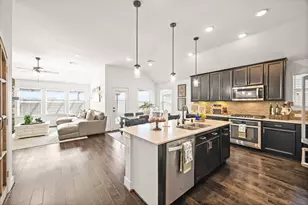 10910 Avana Falls Ln, Richmond, TX 77406 - Photo 5