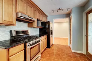 8610 Bevlyn Dr, Houston, TX 77025 - Photo 7
