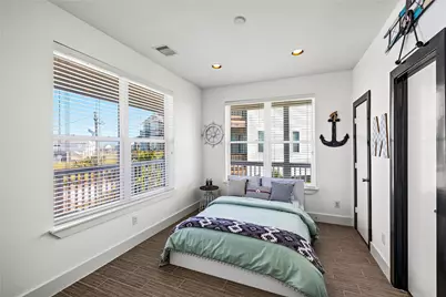 3910 Palmdale Court, Galveston, TX 77554 - Photo 15