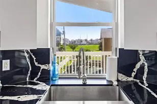 3910 Palmdale Ct, Galveston, TX 77554 - Photo 23