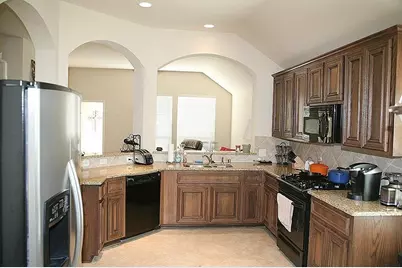 868 Sierra Brook Lane, League City, TX 77573 - Photo 5
