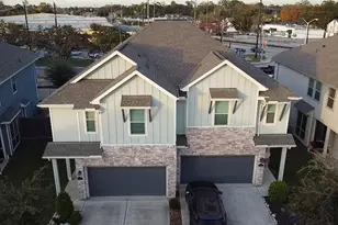 211 Club Crest Ln, Houston, TX 77009 - Photo 3