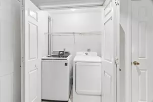 2425 Holly Hall St, Houston, TX 77054 - Photo 17