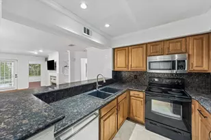 2425 Holly Hall St, Houston, TX 77054 - Photo 9