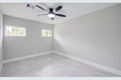 9259 Richland Drive, Houston, TX 77078 - Photo 17