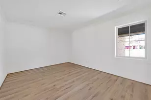 1906 Shadow Bend Dr, Houston, TX 77043 - Photo 9