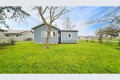 234 E Texas Street, Brazoria, TX 77422 - Photo 21