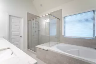 10709 Centre Forest Dr, Houston, TX 77043 - Photo 37