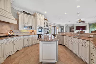 13 Sugarloaf, Hitchcock, TX 77563 - Photo 11