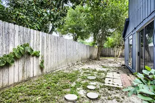 16227 Mill Point Dr, Houston, TX 77059 - Photo 21