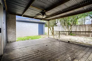 16227 Mill Point Dr, Houston, TX 77059 - Photo 23