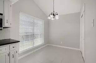 16227 Mill Point Dr, Houston, TX 77059 - Photo 11