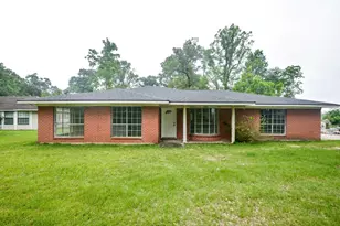 16796 Red Leaf Ln, Conroe, TX 77306 - Photo 1