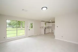 16796 Red Leaf Ln, Conroe, TX 77306 - Photo 5
