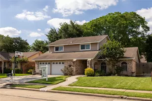 11918 Dorrance Ln, Meadows Place, TX 77477 - Photo 1
