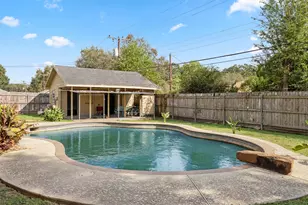 3940 Wickersham St, Bay City, TX 77414 - Photo 3