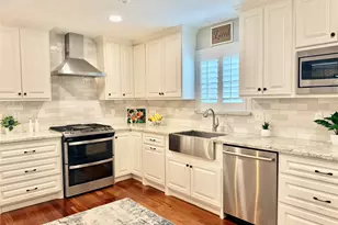 13511 Queensbury Ln, Houston, TX 77079 - Photo 17